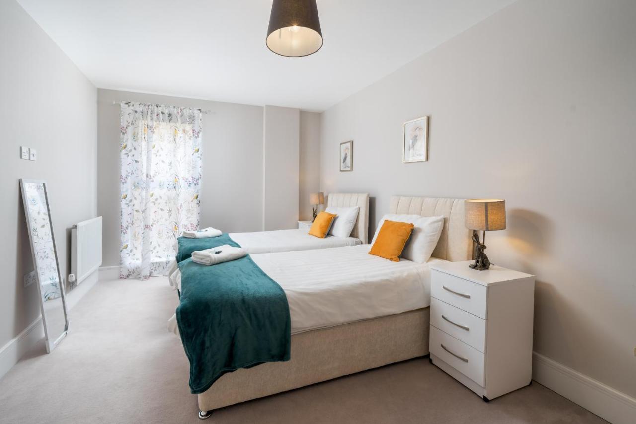 **New** Divine Apartments Slough High Street 2 Bed Zewnętrze zdjęcie