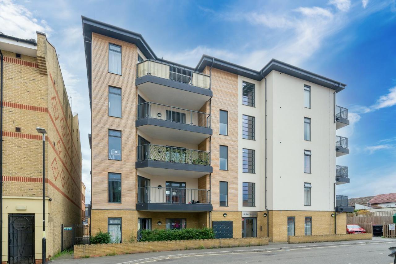 **New** Divine Apartments Slough High Street 2 Bed Zewnętrze zdjęcie